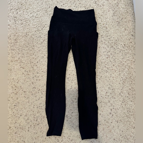 Lulelemon Black leggings 25’ inch - Picture 2 of 3